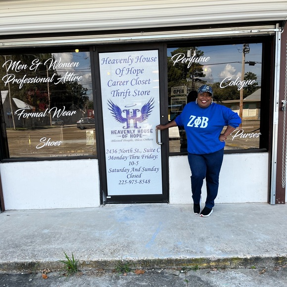 Meet your Posher, Katherine - Picture 3 of 3